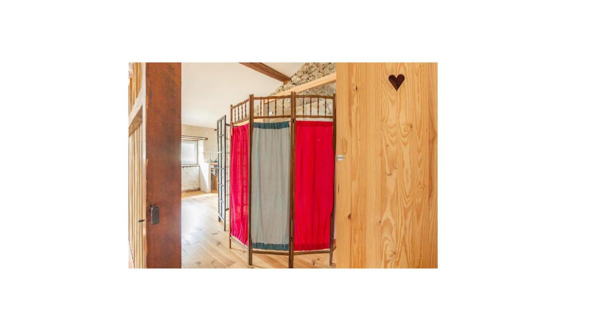 Chambre Triple Deluxe - Gite De La Louve Fougax-et-Barrineuf Bagian luar foto